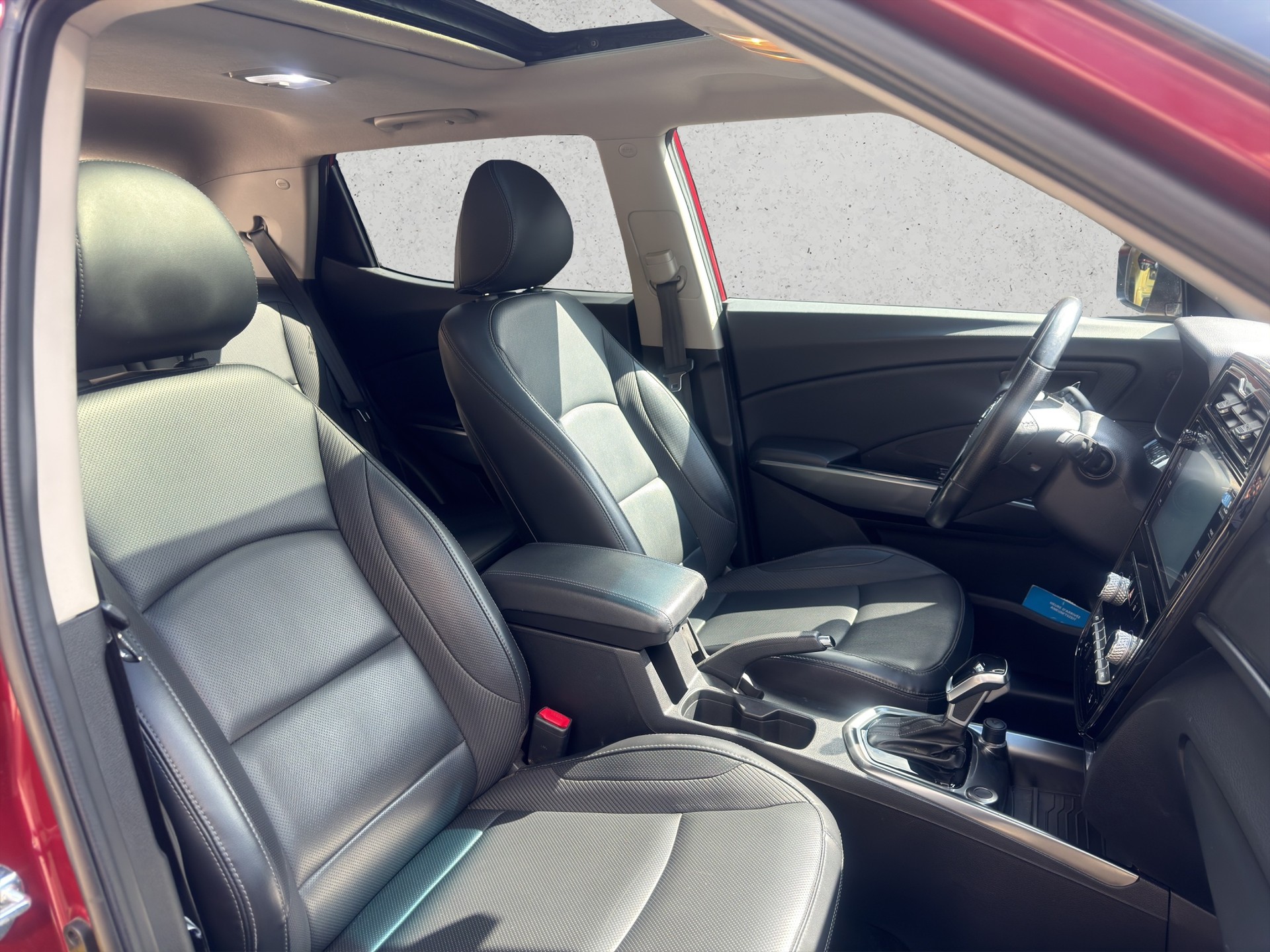 KGM-SsangYong Tivoli 1.5 T-Gdi Sapphire-image-11
