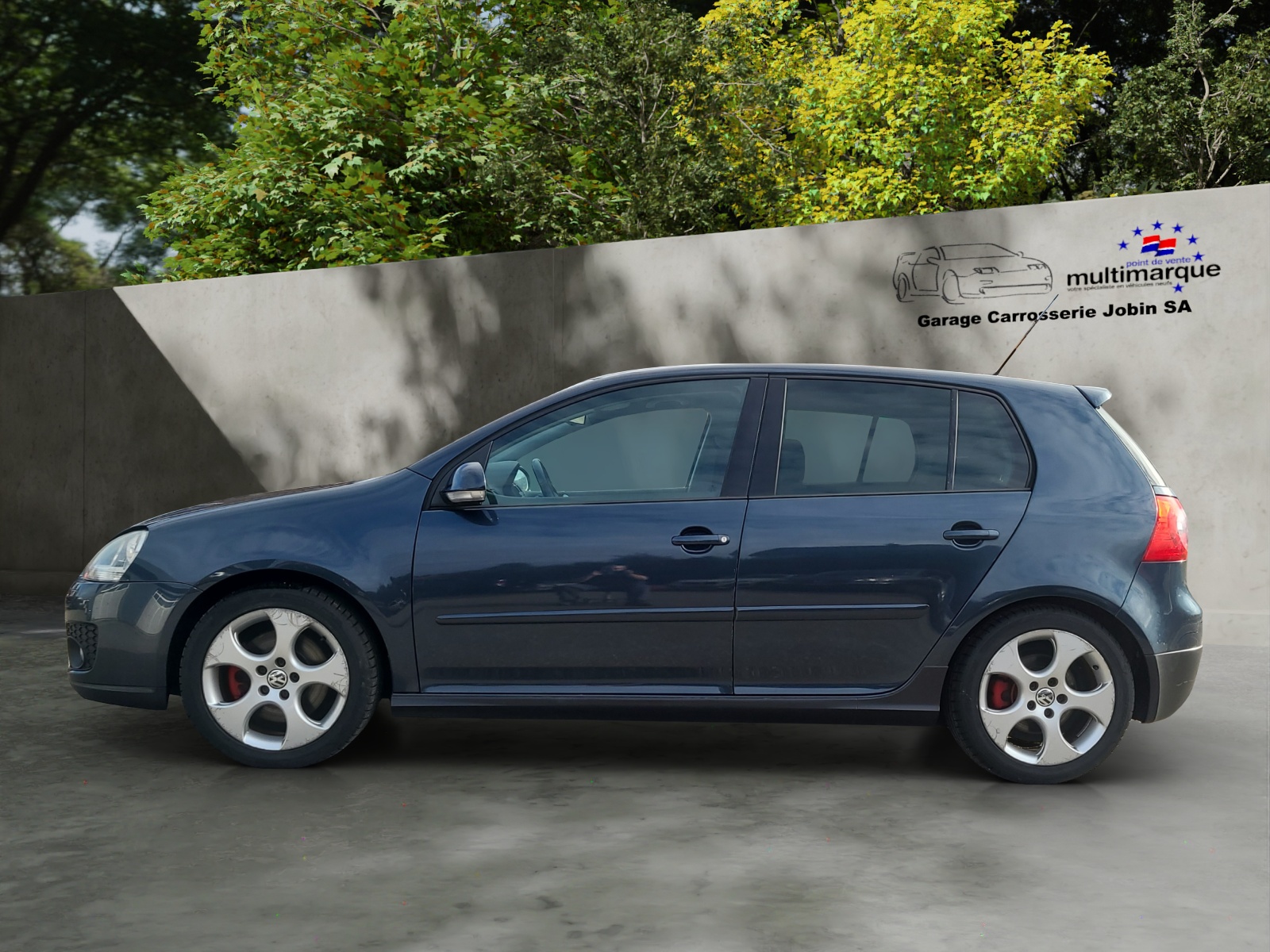 VW Golf 2.0 TFSI GTI-showroom-element-2