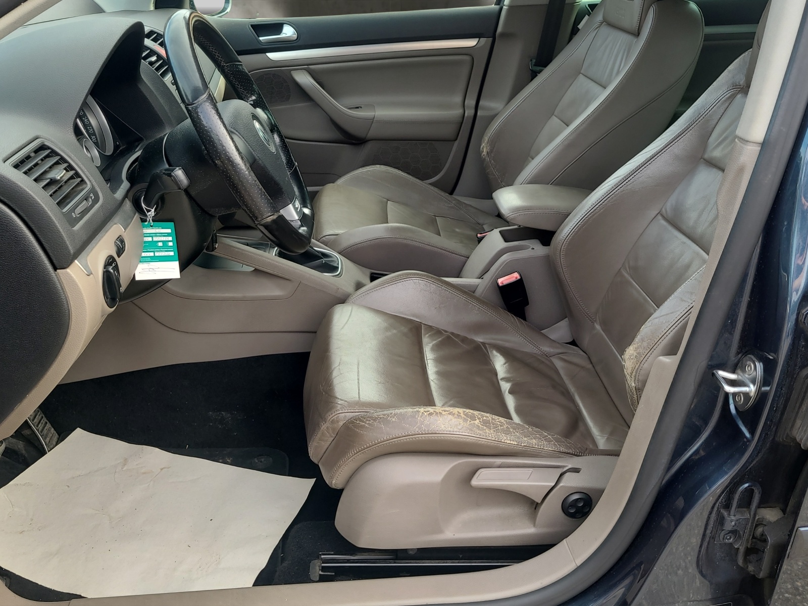 VW Golf 2.0 TFSI GTI-showroom-element-3