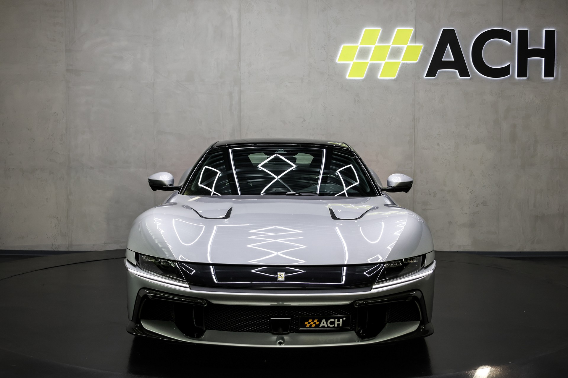 FERRARI 12 Cilindri 6.5-showroom-element-1