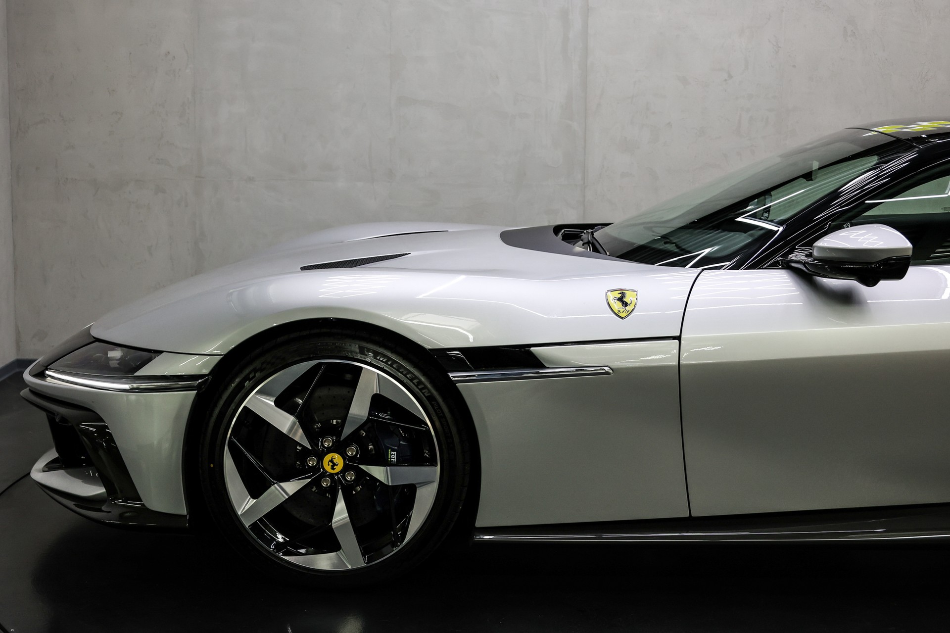 FERRARI 12 Cilindri 6.5-image-12