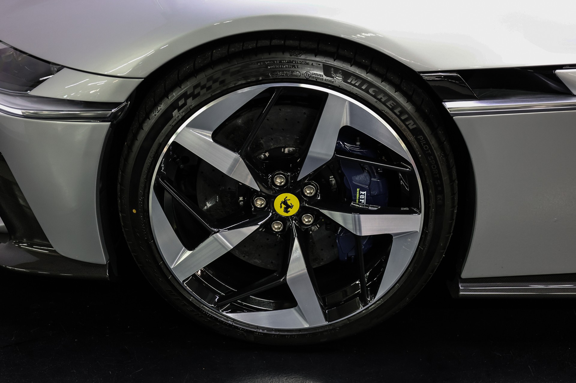 FERRARI 12 Cilindri 6.5-image-19