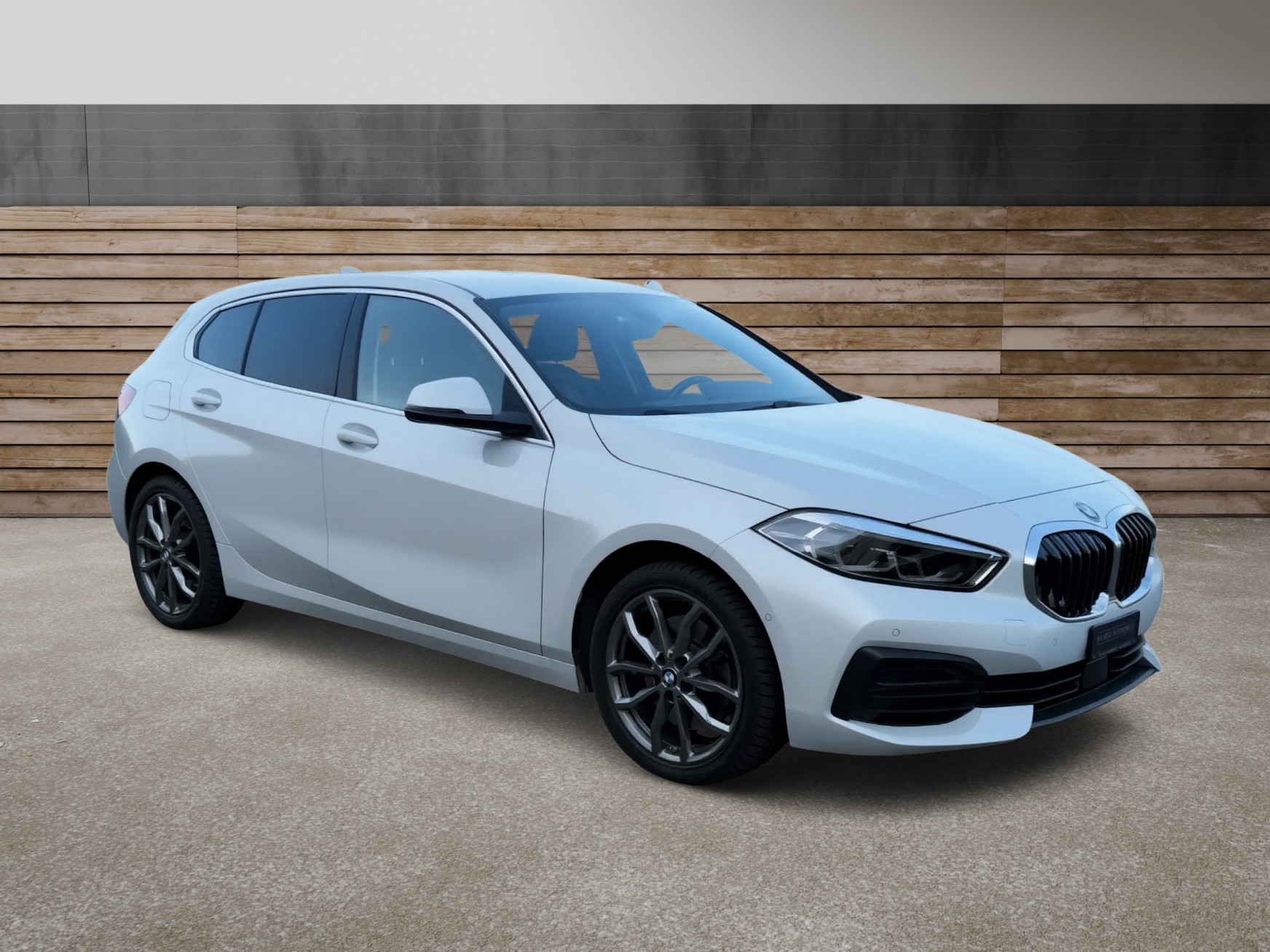 BMW 120i Steptronic-showroom-element-1