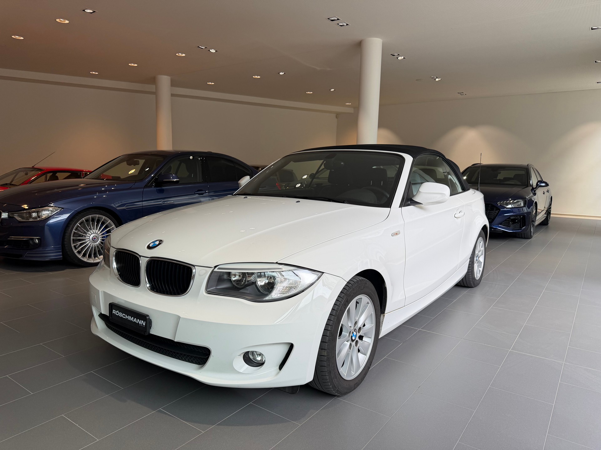 BMW 118i Cabrio-image-7