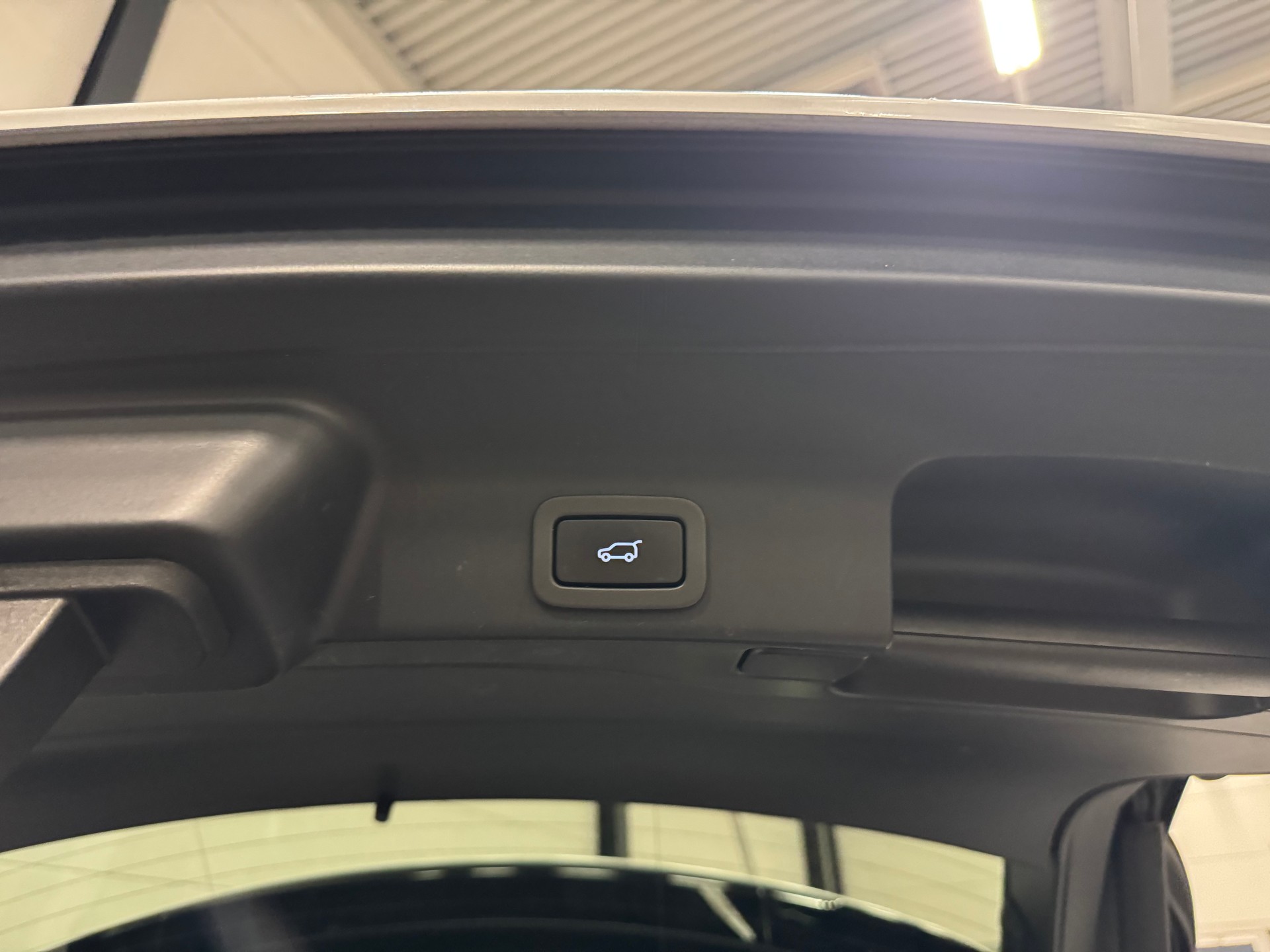 JAGUAR F-Pace 25t 2.0 R-Sport AWD Automatik-image-28