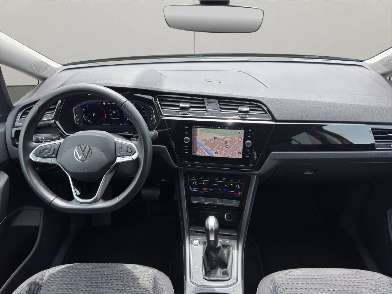 VW Touran 1.5 TSI Comfortline DSG 7 Sitzer-image-7