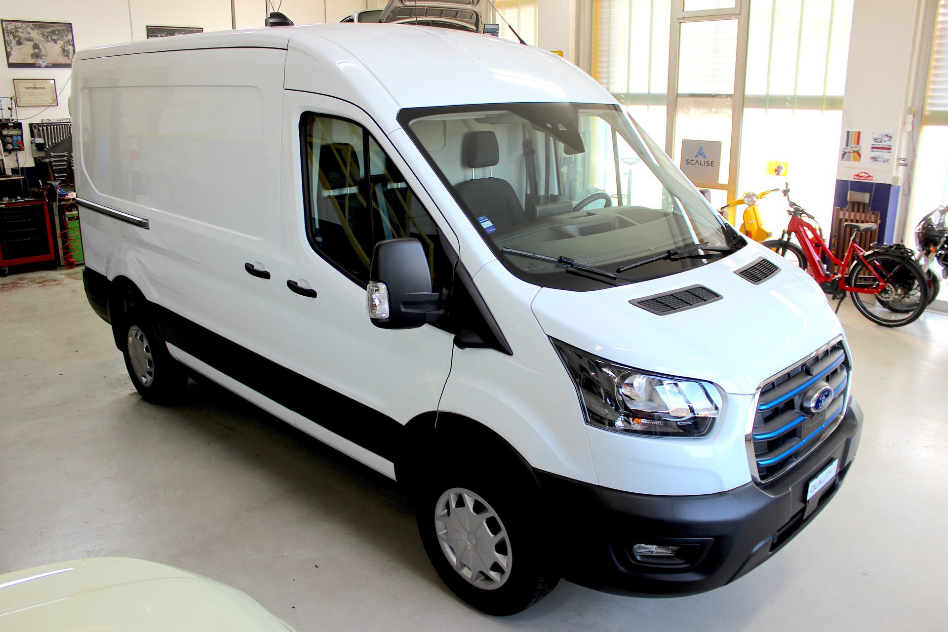 FORD E-Transit Van 350 L2 H2 Trend RWD 68kWh 💥 TOP Ausstattung 💥 Lieferung möglich