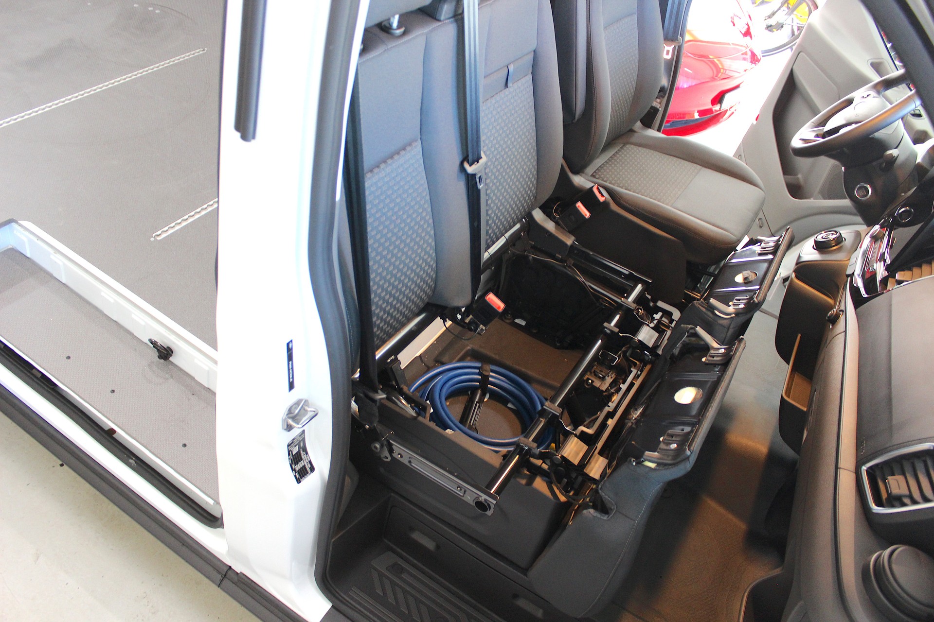 FORD E-Transit Van 350 L2 H2 Trend RWD 68kWh 💥 TOP Ausstattung 💥 Lieferung möglich-image-22