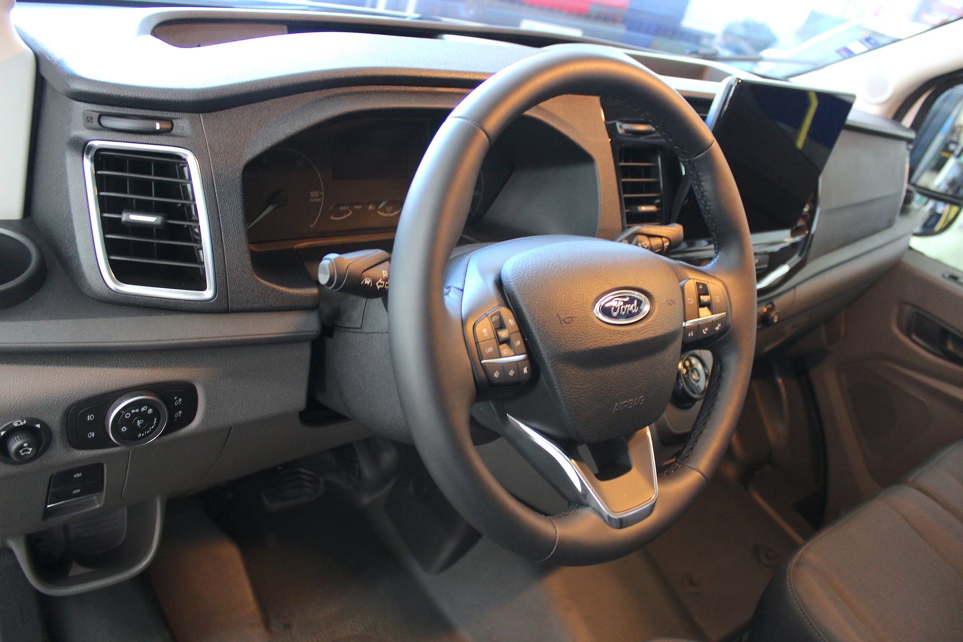 FORD E-Transit Van 350 L2 H2 Trend RWD 68kWh 💥 TOP Ausstattung 💥 Lieferung möglich-image-28