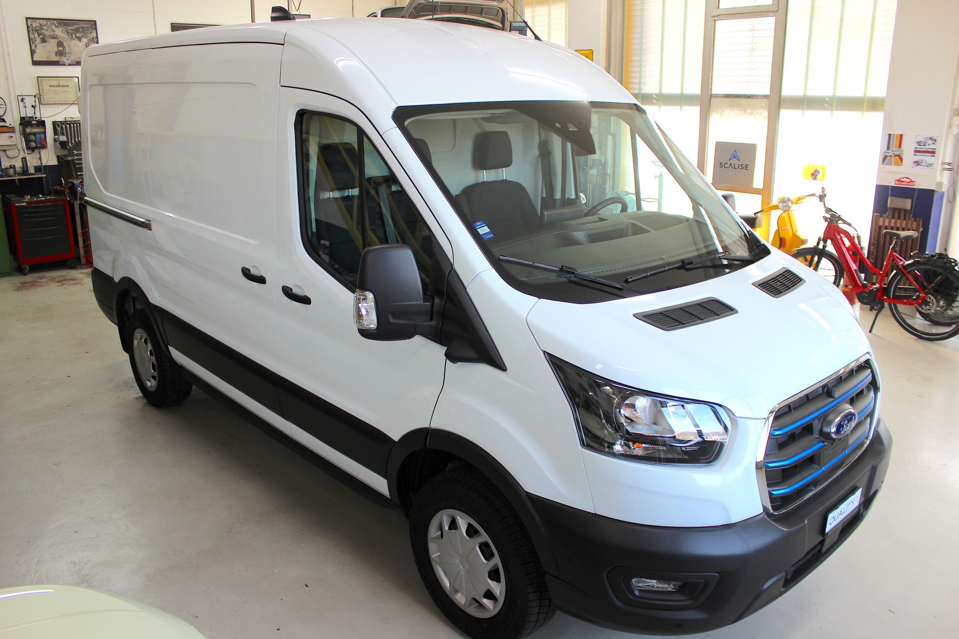 FORD E-Transit Van 350 L2 H2 Trend RWD 68kWh 💥 TOP Ausstattung 💥 Lieferung möglich-image-14