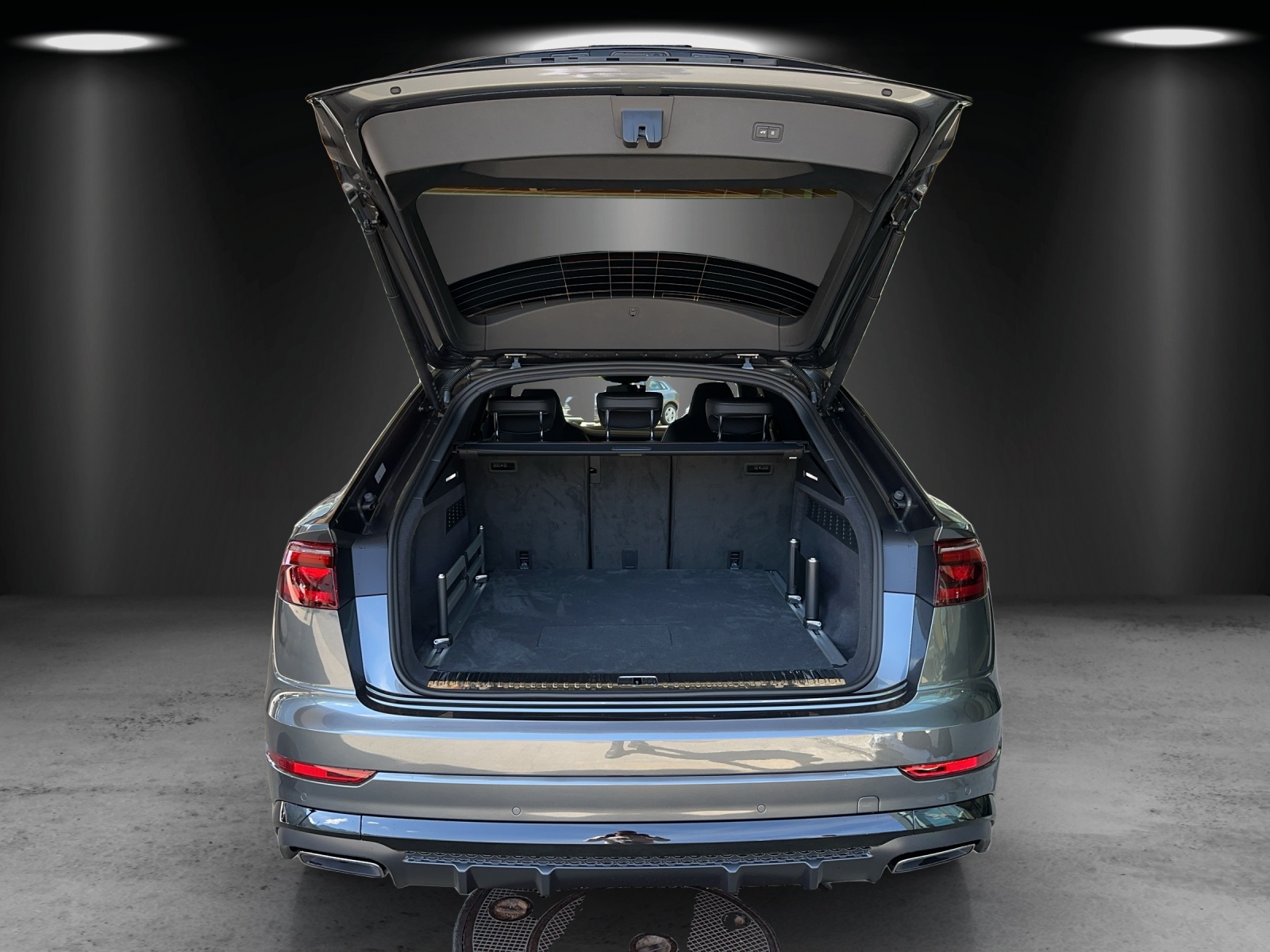 AUDI Q8 60 TFSI e quattro PHEV tiptronic-image-6
