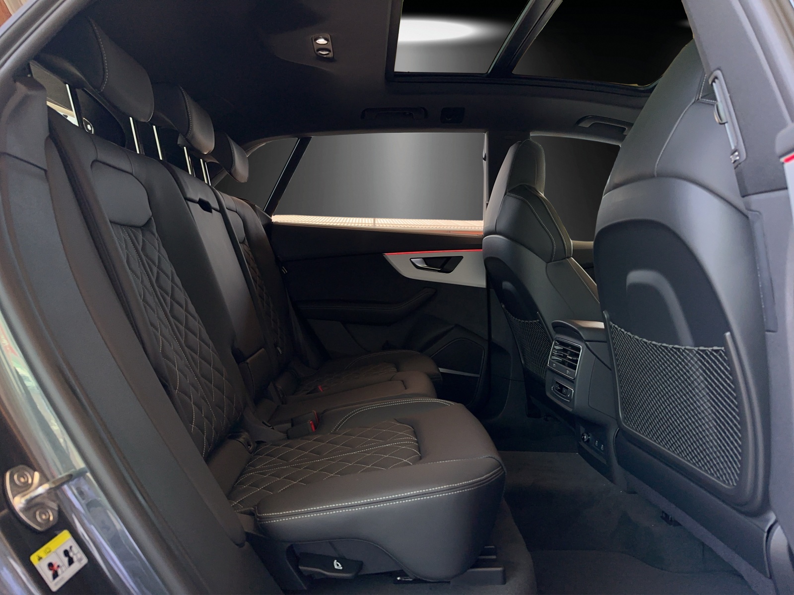 AUDI Q8 60 TFSI e quattro PHEV tiptronic-image-7