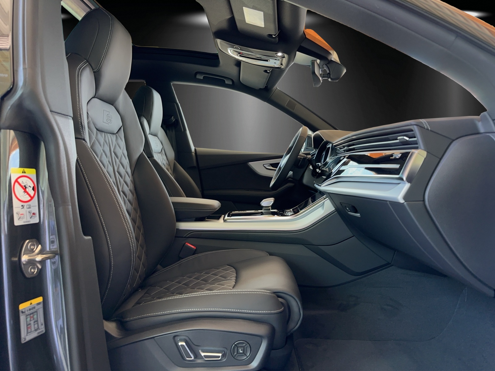 AUDI Q8 60 TFSI e quattro PHEV tiptronic-image-8