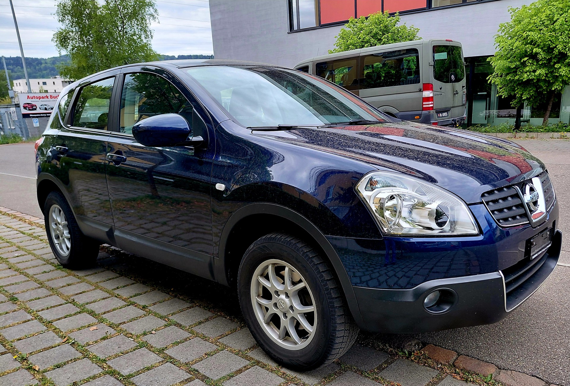 NISSAN Qashqai 2.0 4WD i-Way-image-2