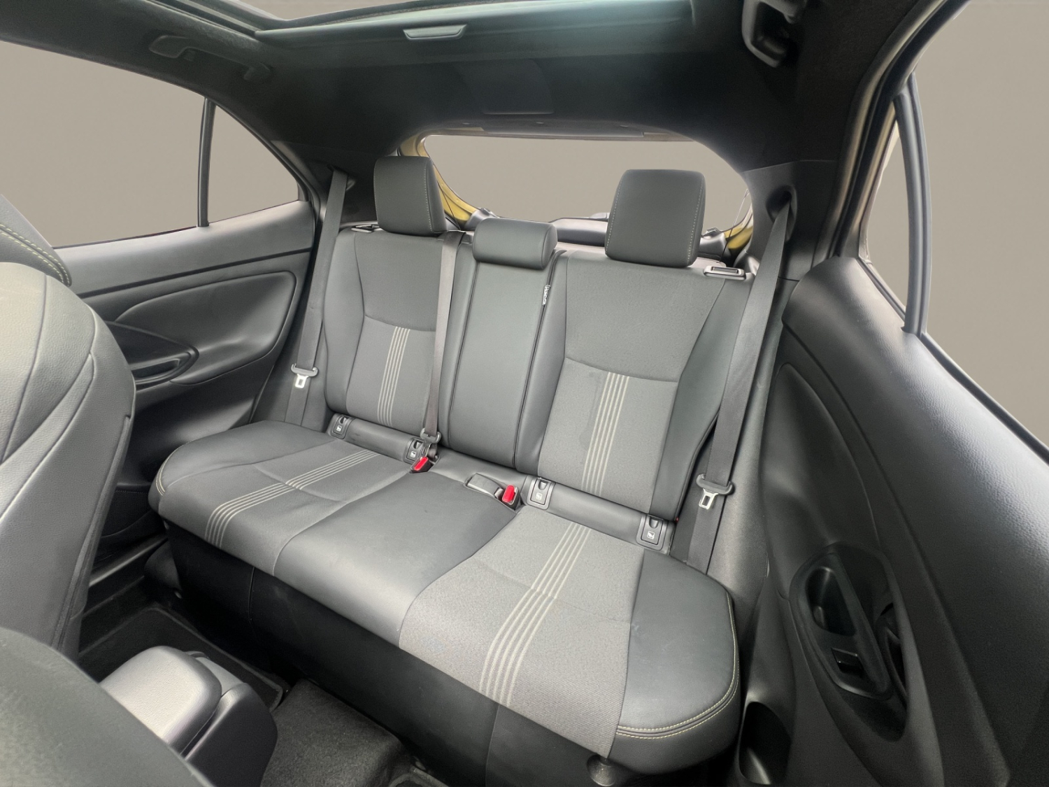 TOYOTA Yaris Cross 1.5 VVT-i HSD Adventure AWD-i-image-21