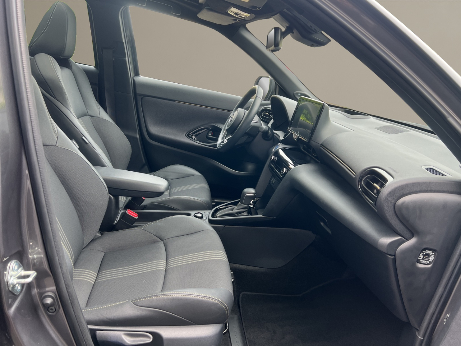 TOYOTA Yaris Cross 1.5 VVT-i HSD Adventure AWD-i-image-19