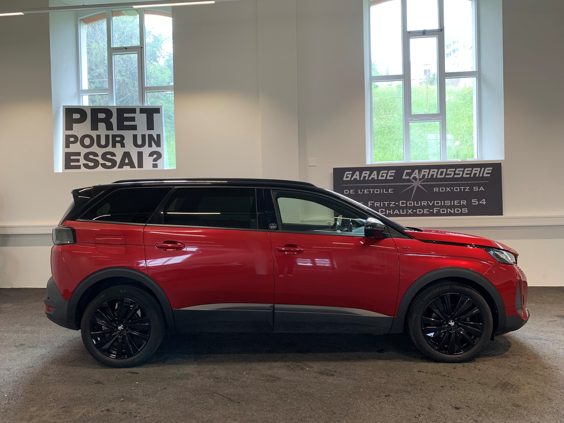 PEUGEOT 5008 1.6 Pure Tech GT Pack EAT8-image-3