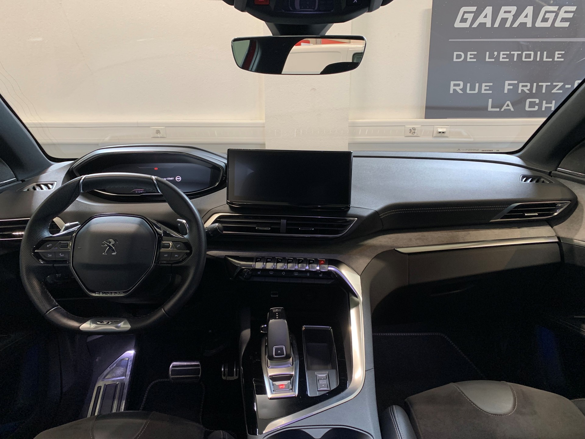PEUGEOT 5008 1.6 Pure Tech GT Pack EAT8-image-12