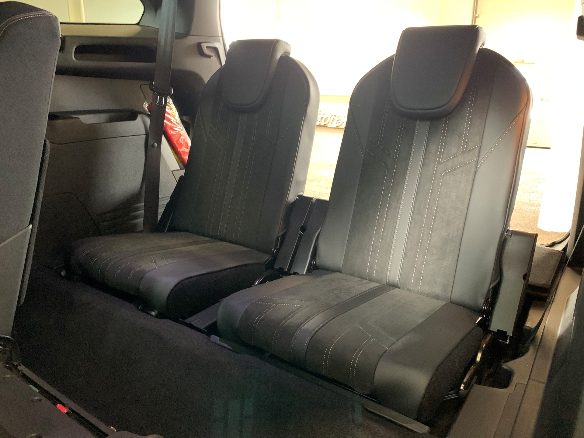 PEUGEOT 5008 1.6 Pure Tech GT Pack EAT8-image-10