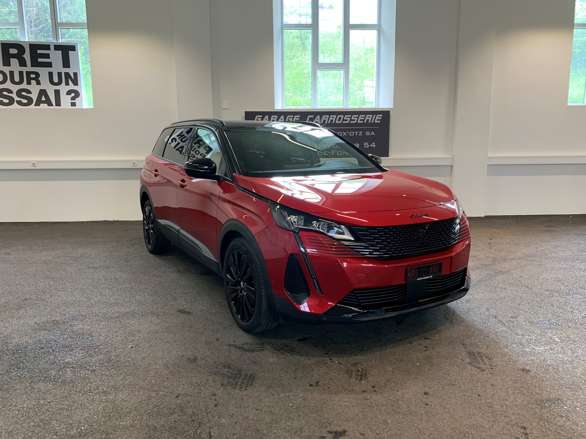 PEUGEOT 5008 1.6 Pure Tech GT Pack EAT8-image-2