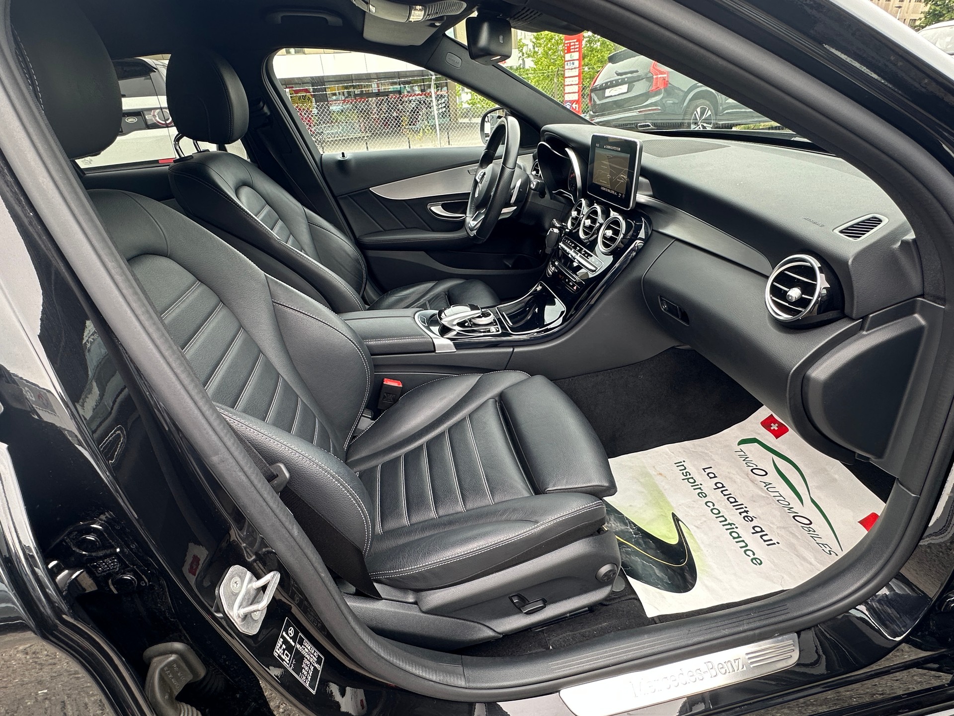 MERCEDES-BENZ C 300 AMG Line 7G-Tronic-image-14