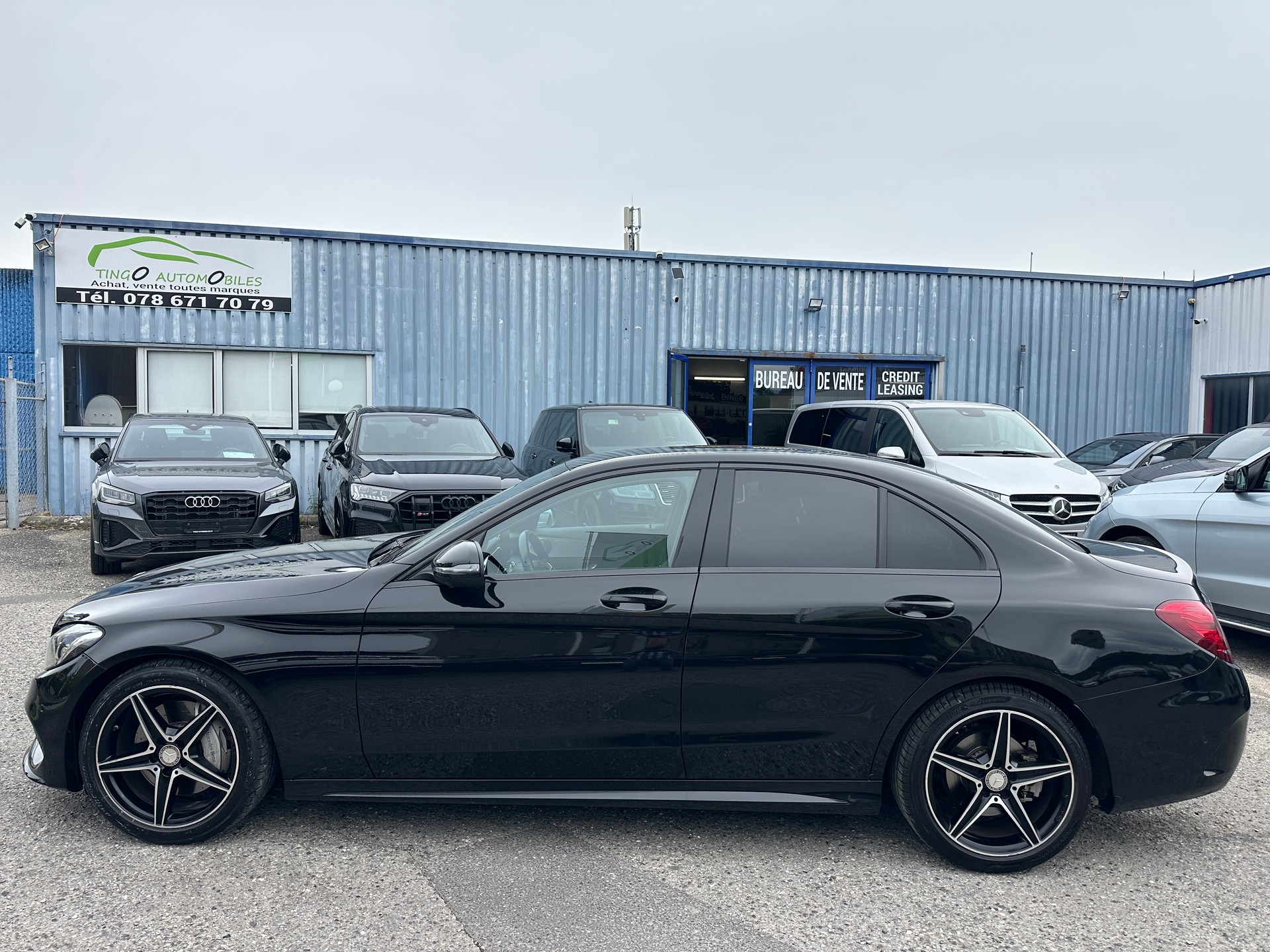 MERCEDES-BENZ C 300 AMG Line 7G-Tronic-showroom-element-3