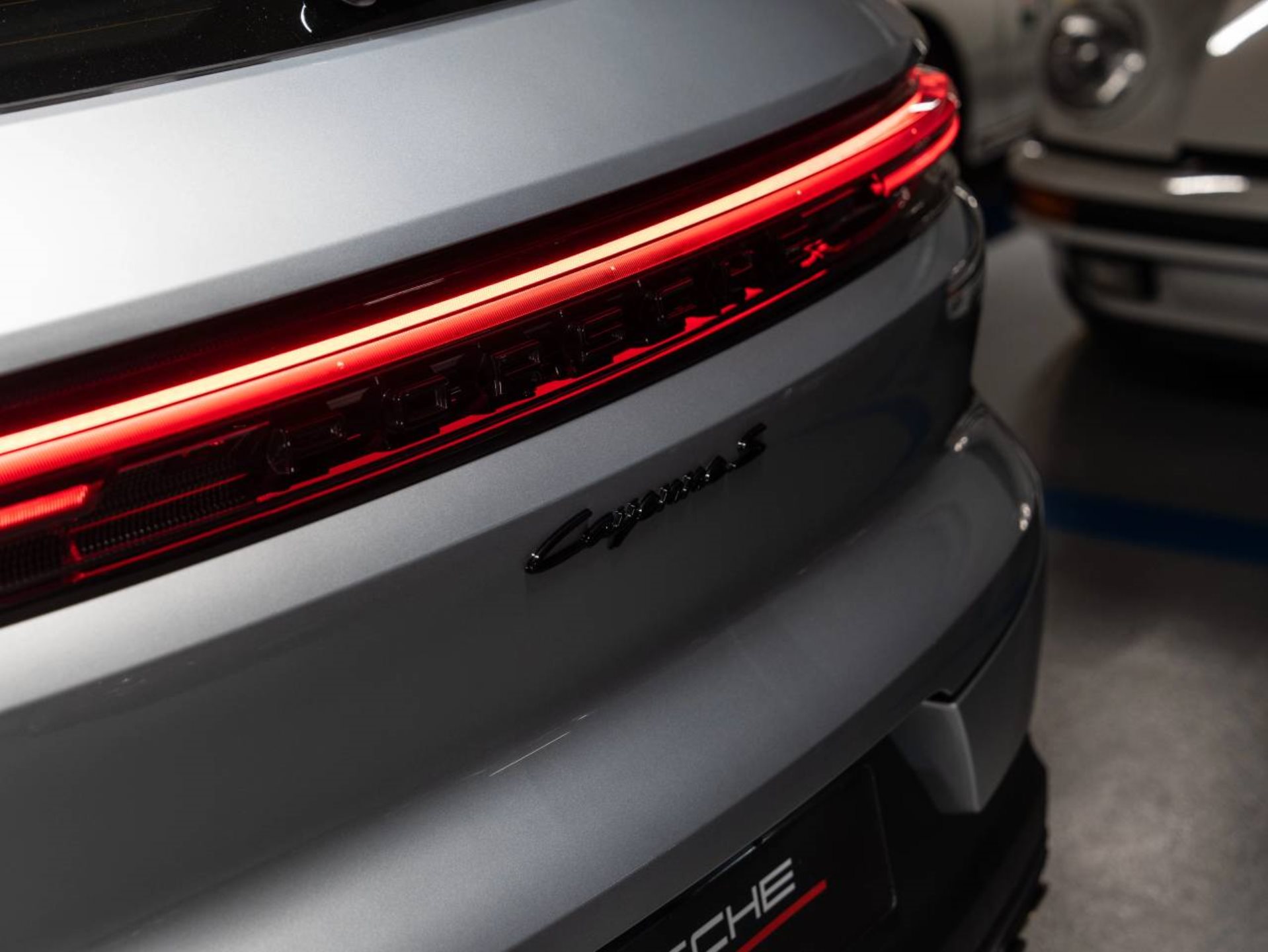 PORSCHE Cayenne S E-Hybrid-image-23
