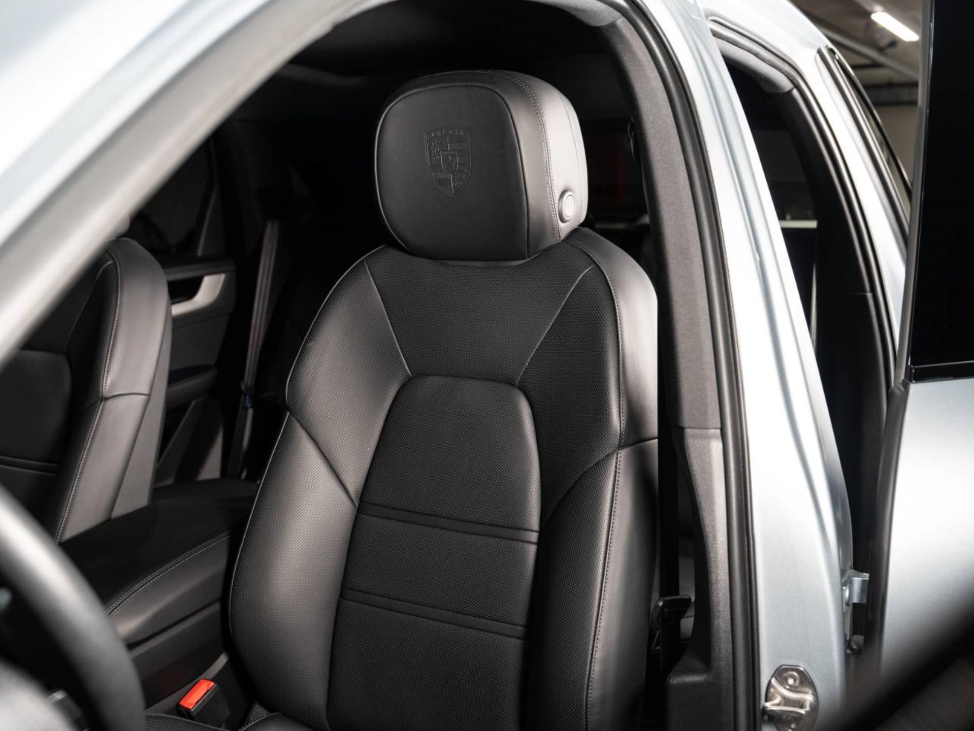 PORSCHE Cayenne S E-Hybrid-image-17
