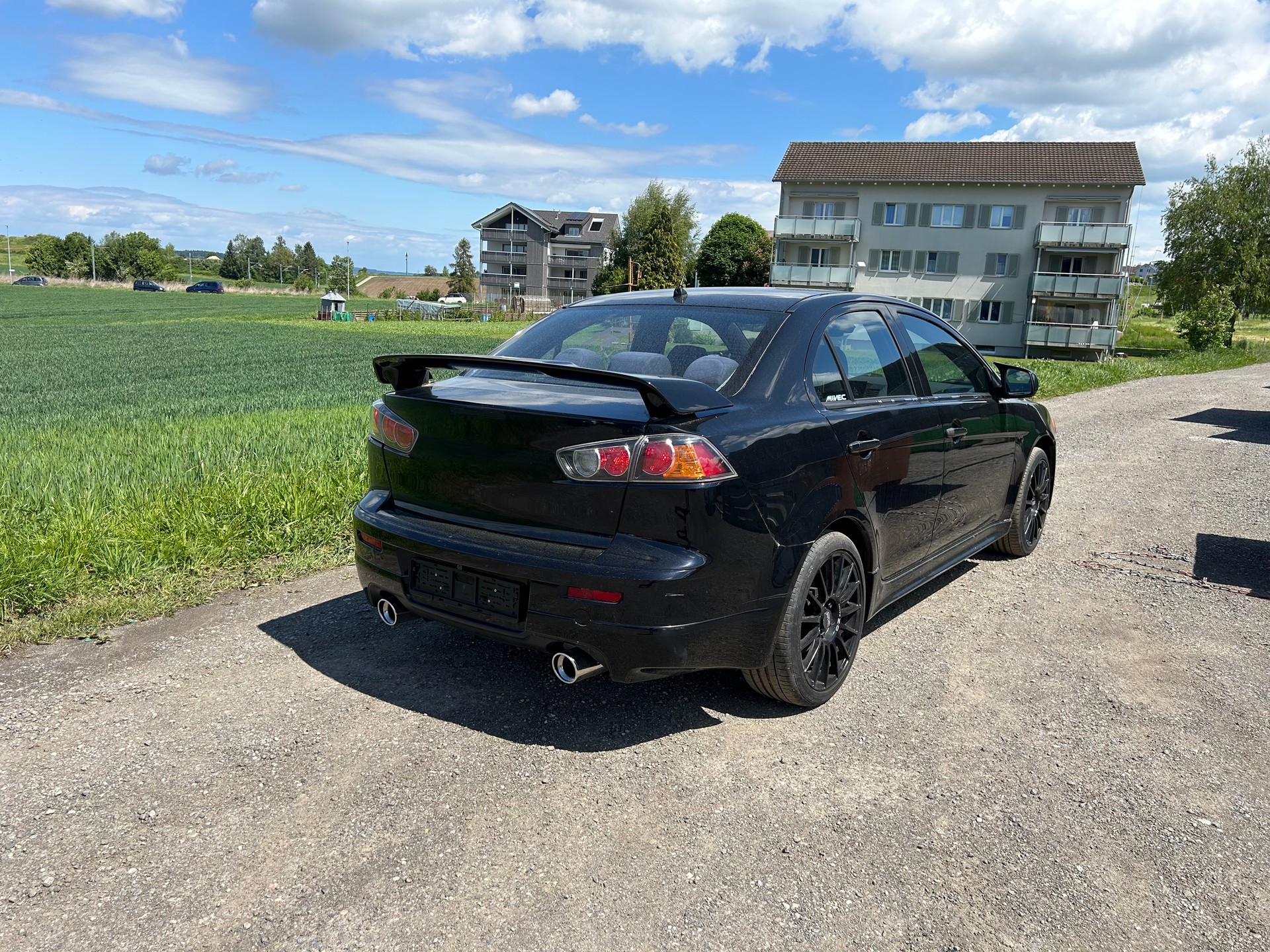 MITSUBISHI Lancer Sportback 2.0 Ralliart GS 4WD TC-SST Frisch ab MFK-image-4
