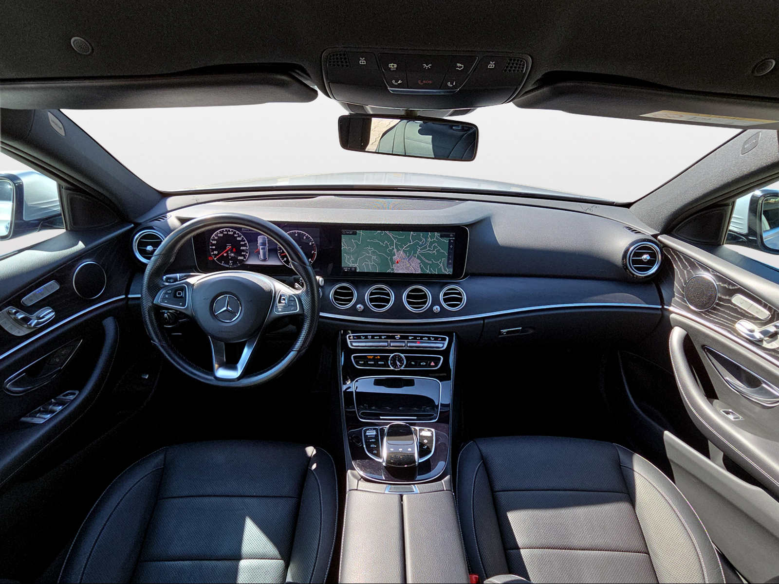 MERCEDES-BENZ E 400 AMG Line 4 Matic 9G-Tronic-showroom-element-3