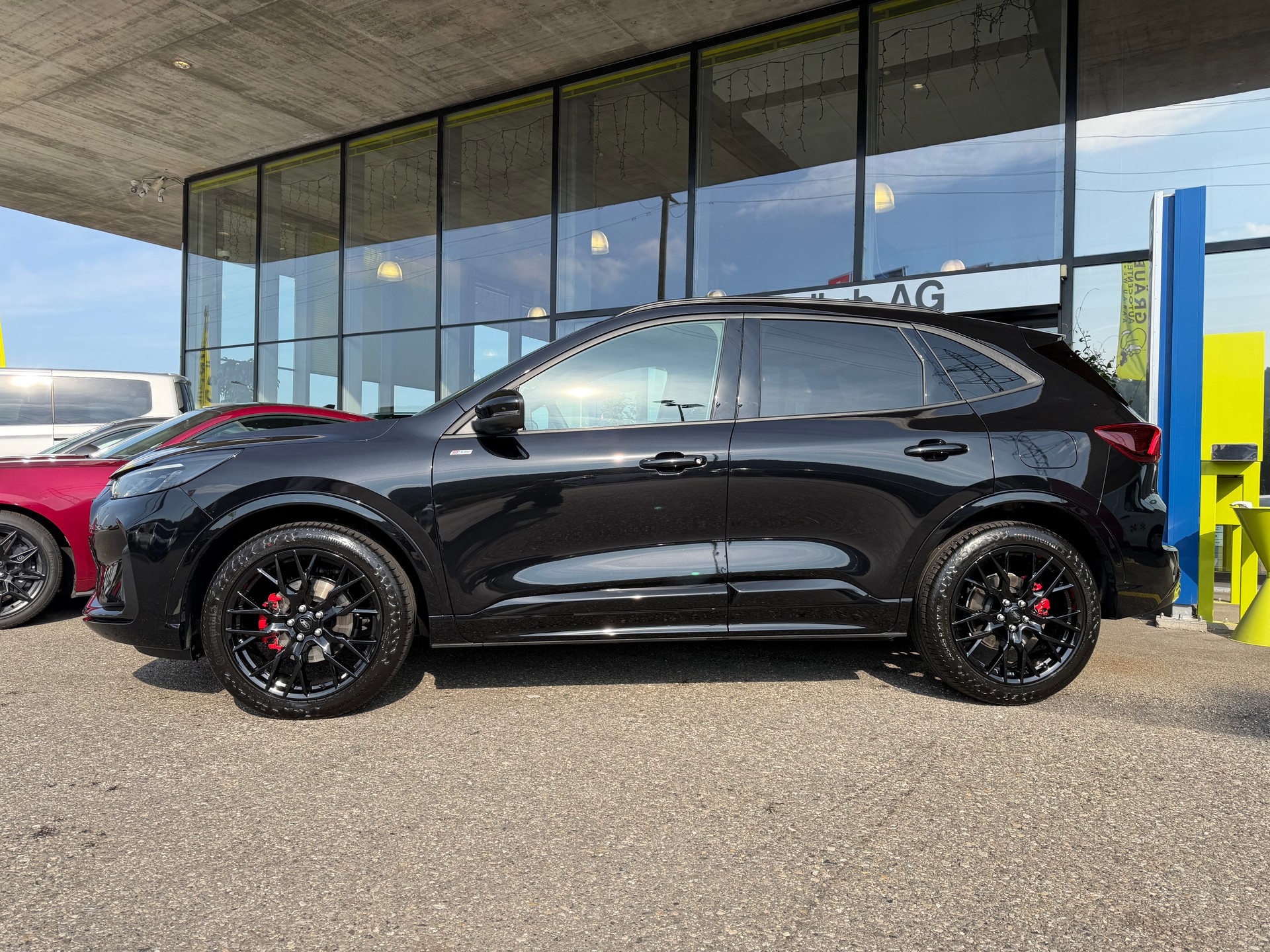 FORD Kuga 2.5 FHEV ST-Line X 4WD-showroom-element-3