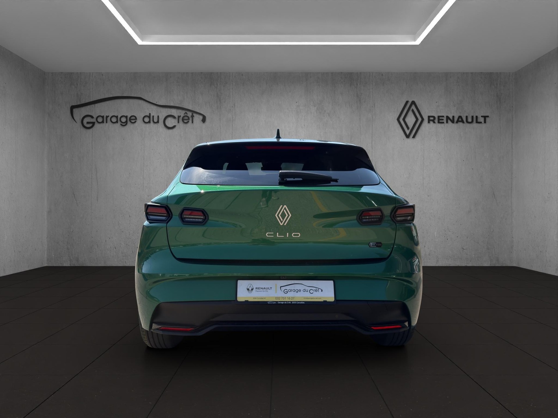RENAULT Clio 1.8 E-Tech techno-showroom-element-3