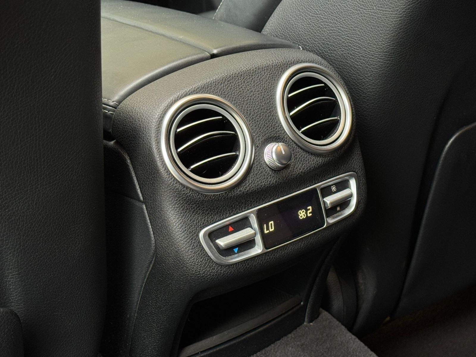 MERCEDES-BENZ C 63 AMG Speedshift-image-15
