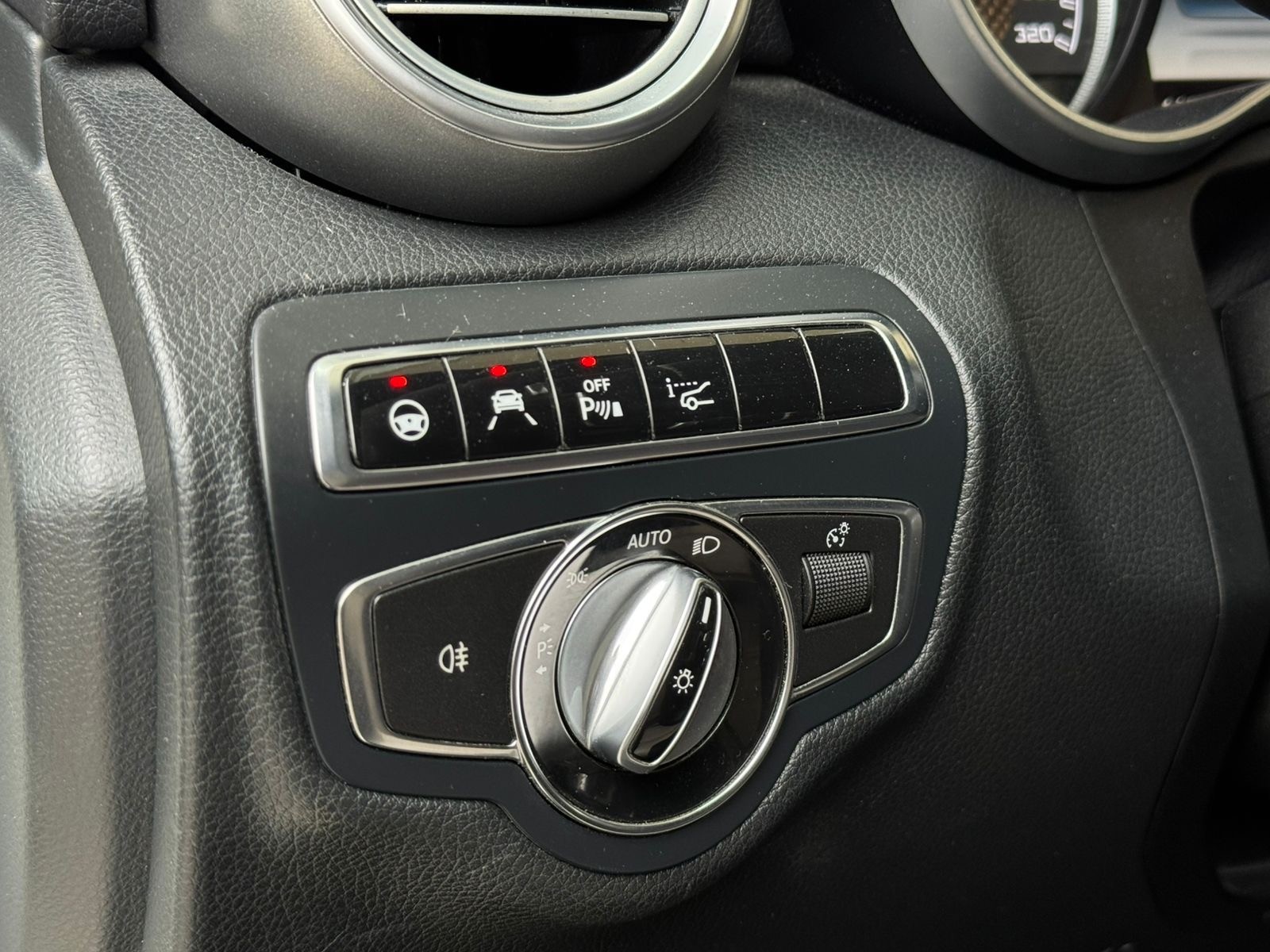 MERCEDES-BENZ C 63 AMG Speedshift-image-13
