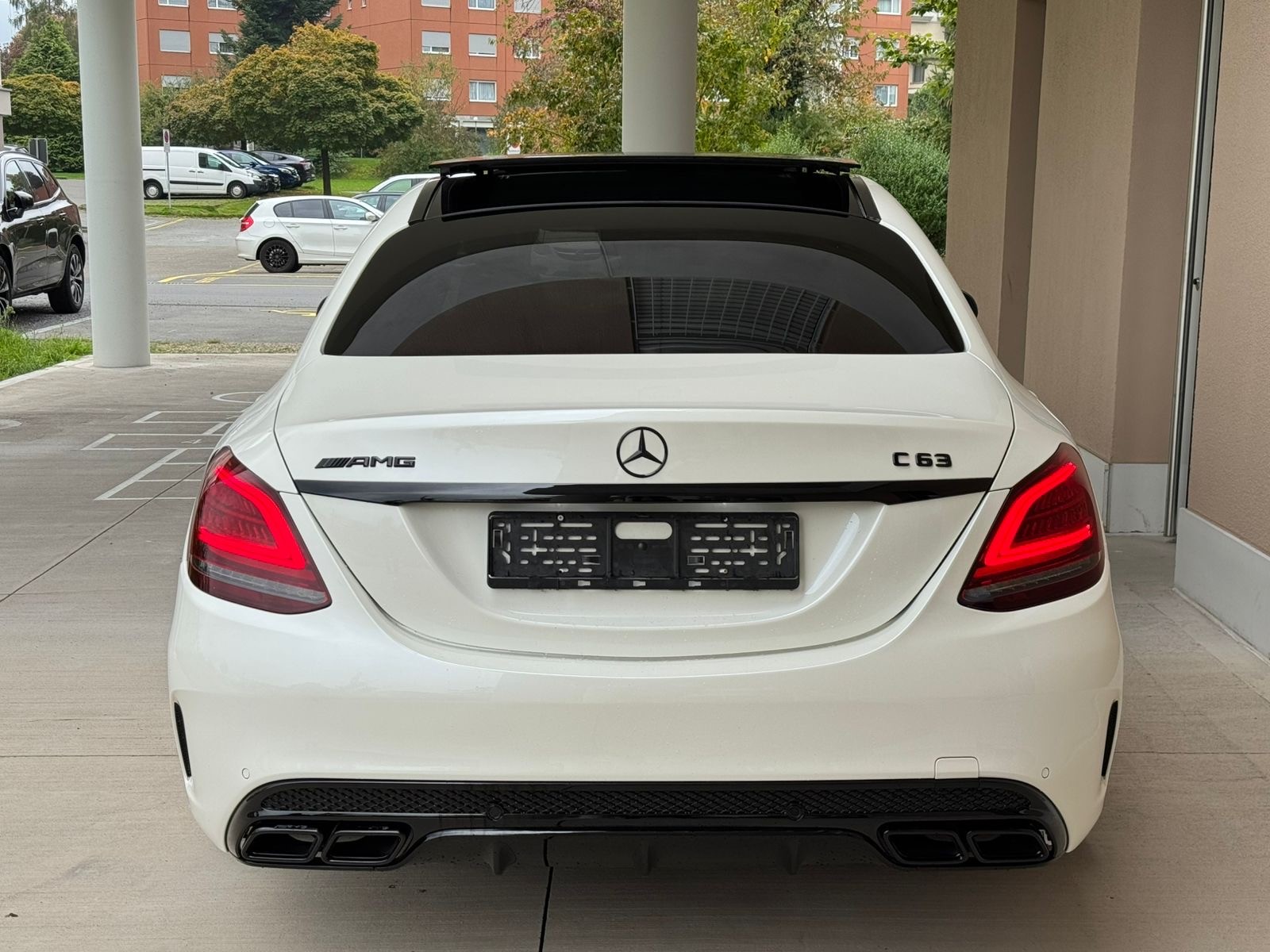MERCEDES-BENZ C 63 AMG Speedshift-image-4