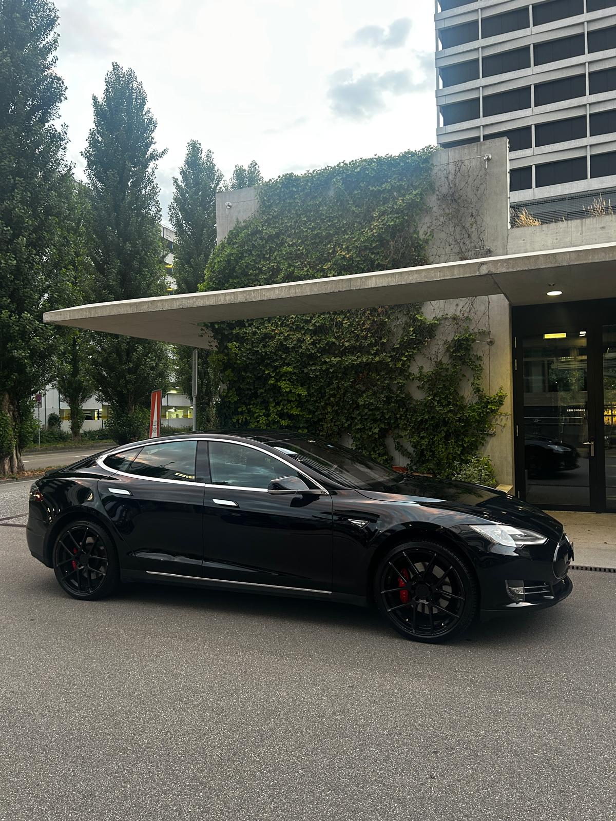 TESLA 85 Performance D - "Gratis Supercharching"