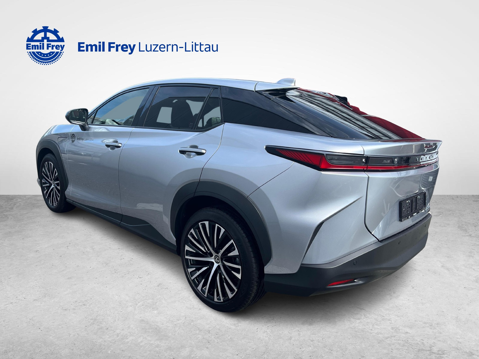 LEXUS RZ 450e Comfort-showroom-element-2