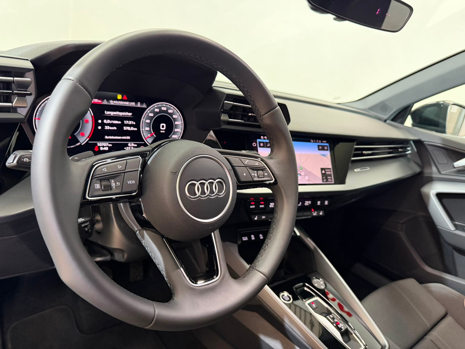 AUDI Limousine 2.0 TDI S-Tronic-image-5