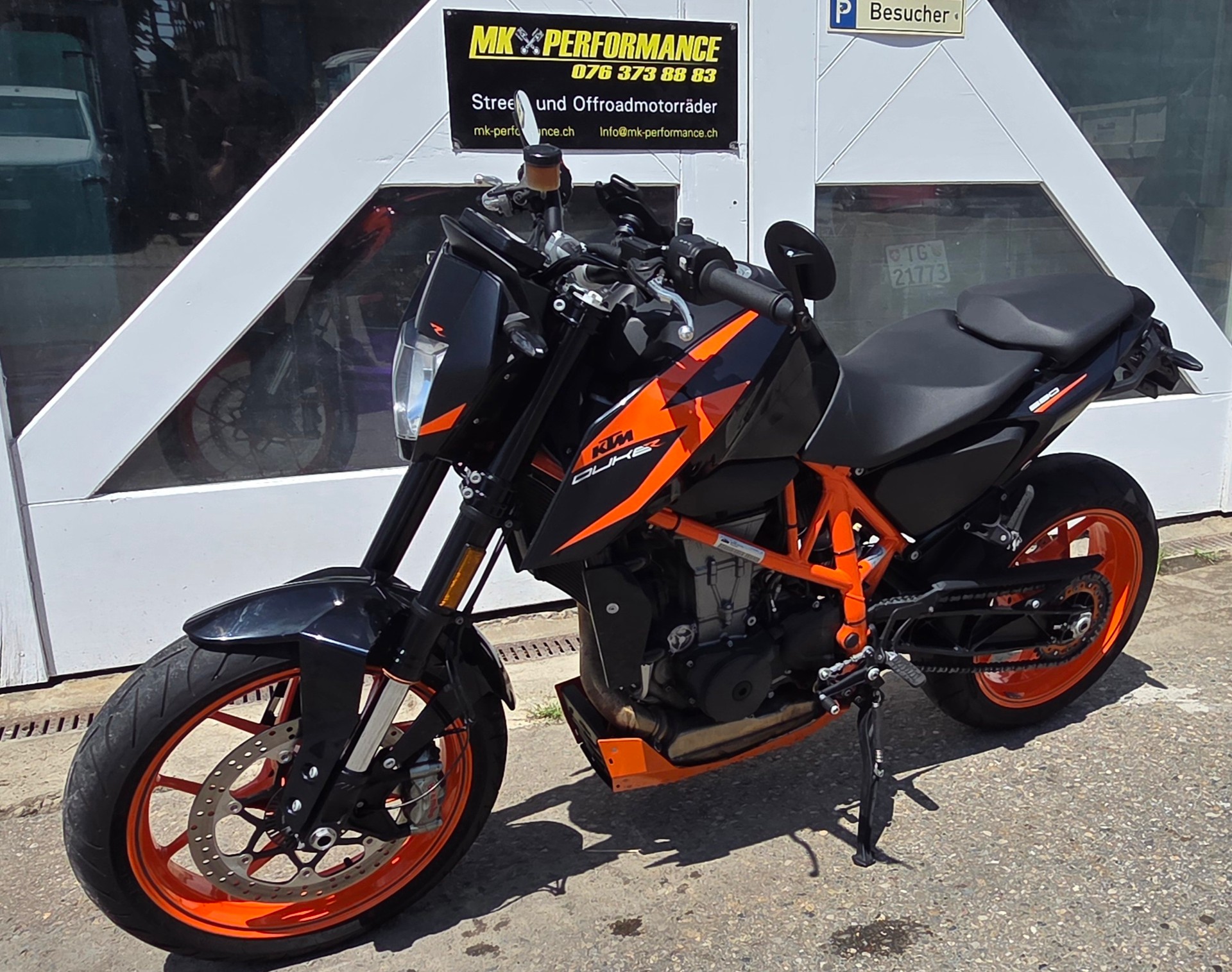 KTM 690 Duke R ABS-image-2