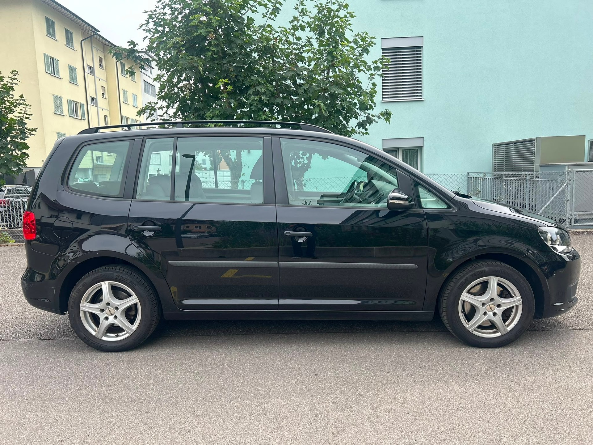 VW Touran 1.4 TSI Comfortline-showroom-element-1