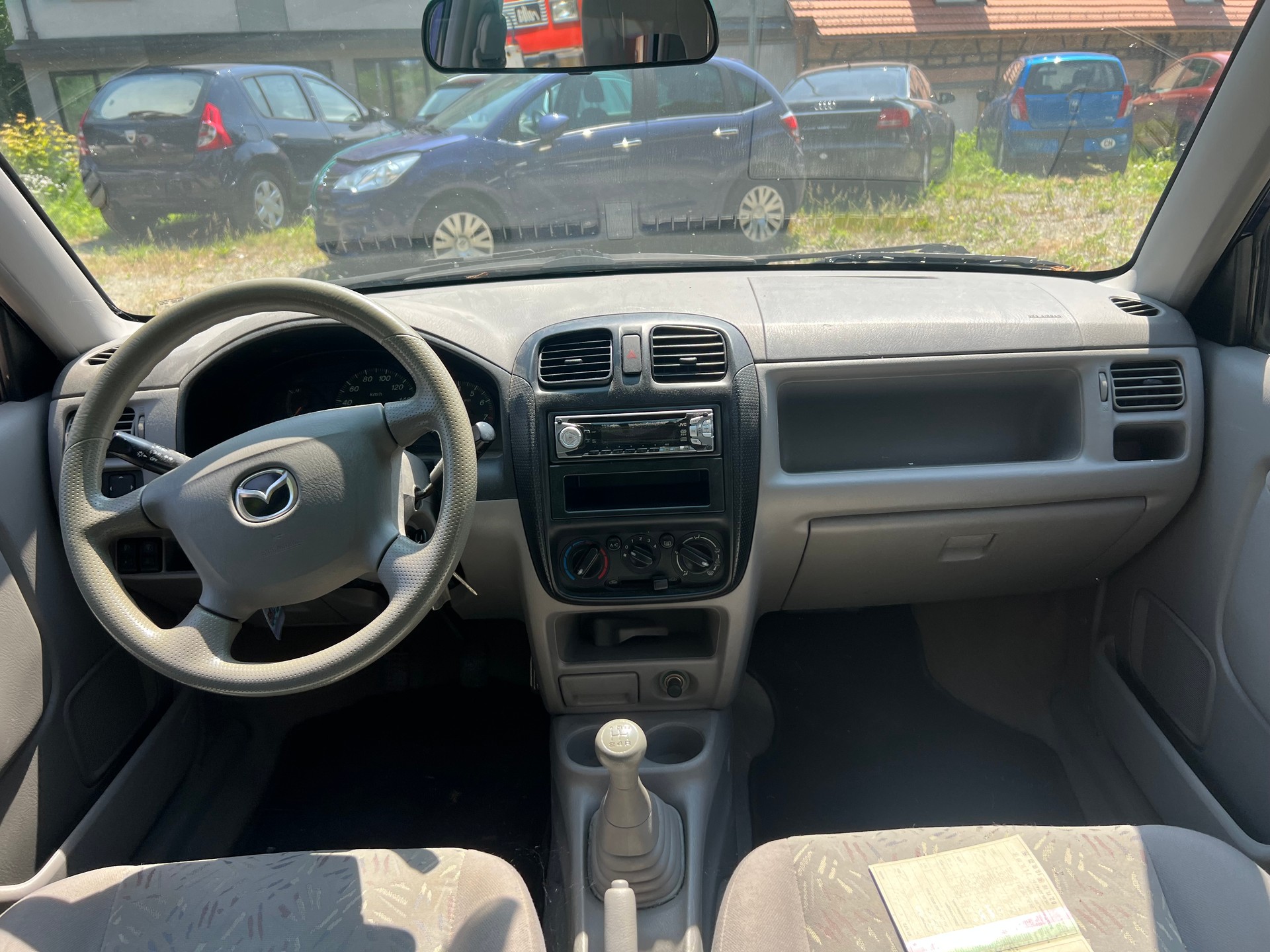 MAZDA Demio 1.5i-16 High ABS-image-9