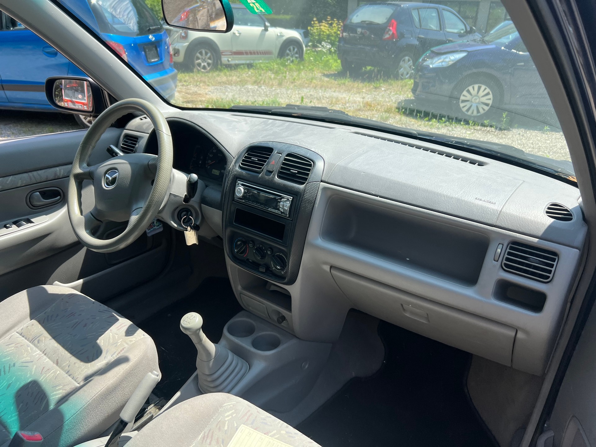 MAZDA Demio 1.5i-16 High ABS-image-10