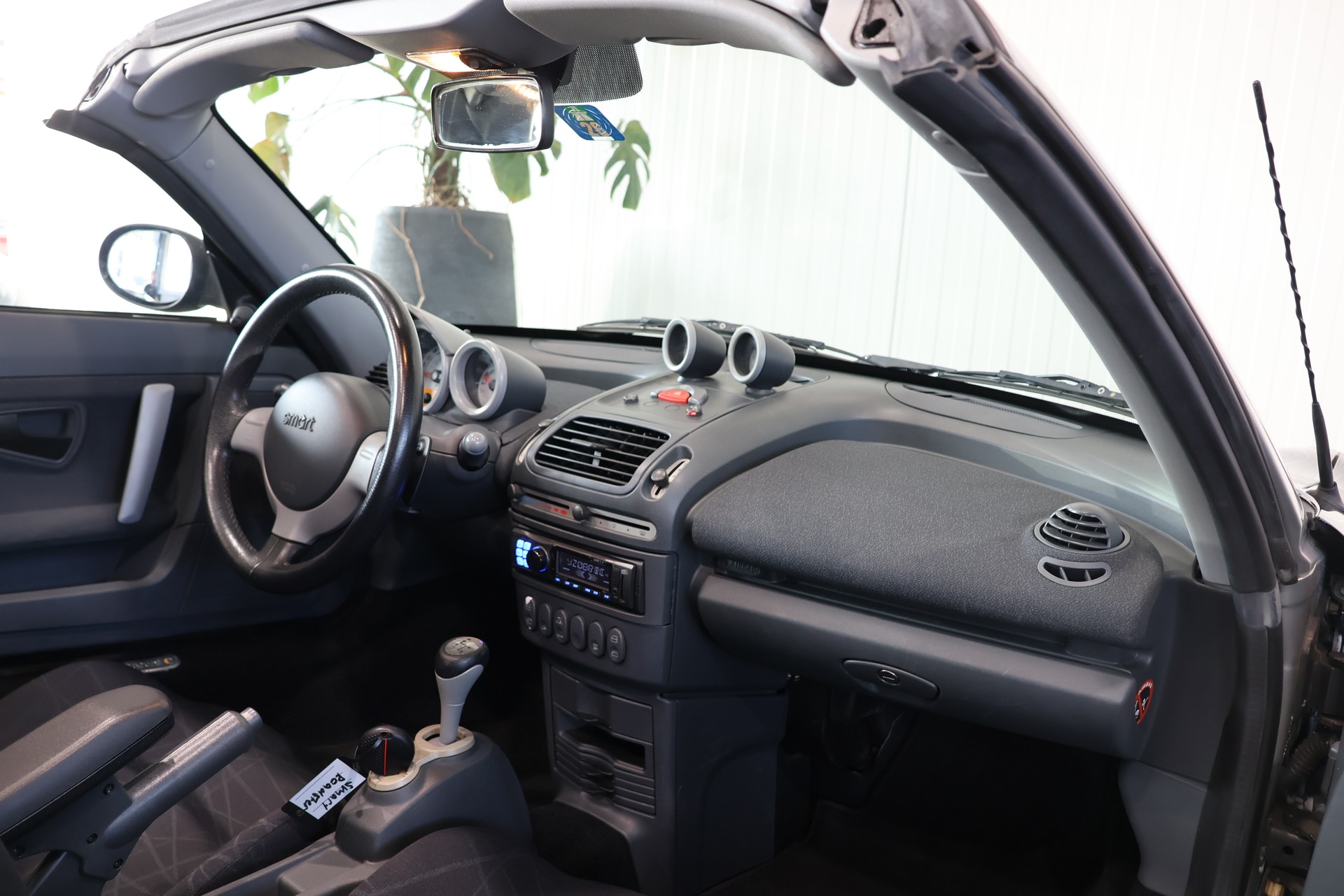 SMART roadster-image-11