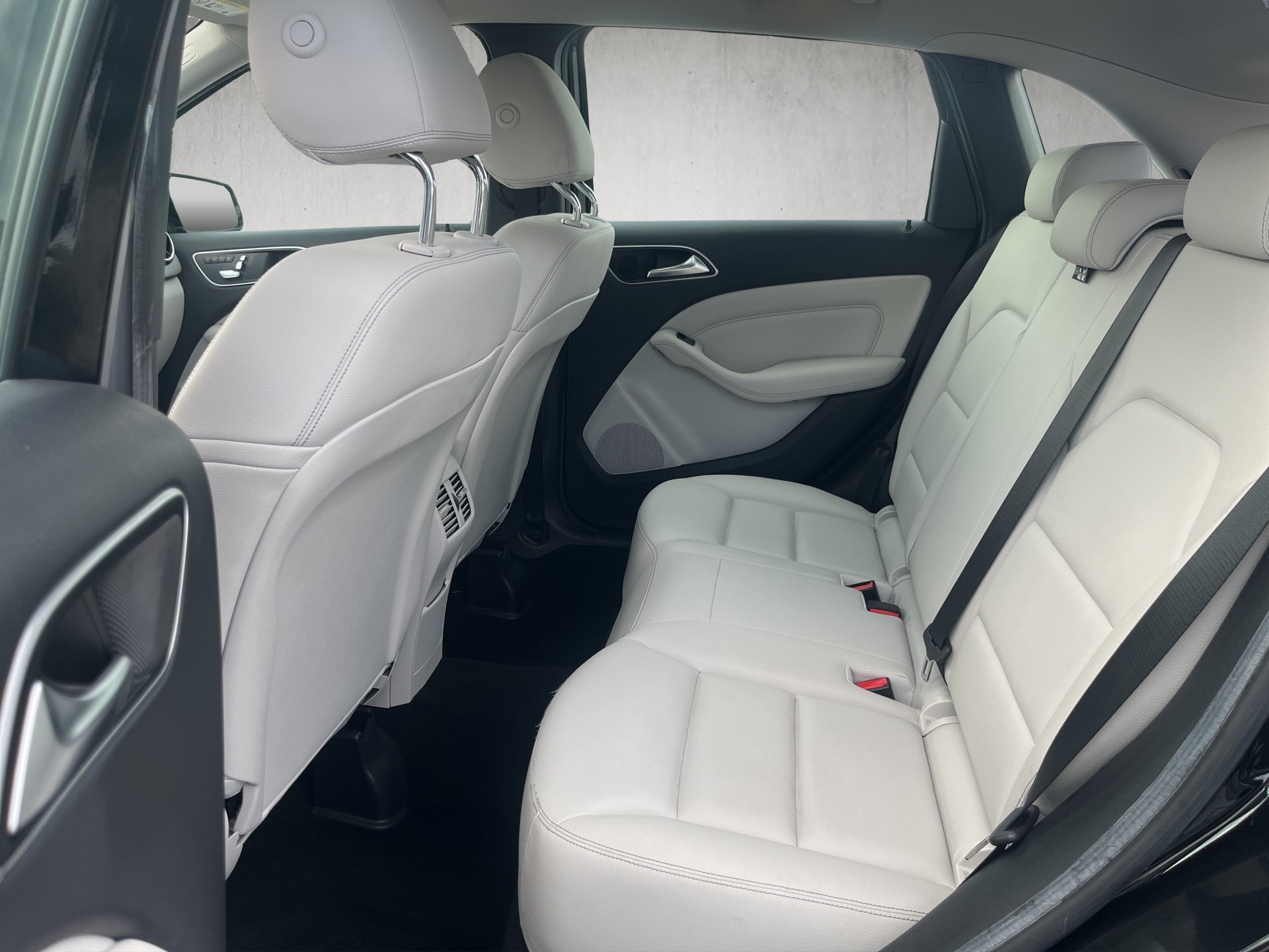 MERCEDES-BENZ B 250 4Matic 7G-DCT-image-11
