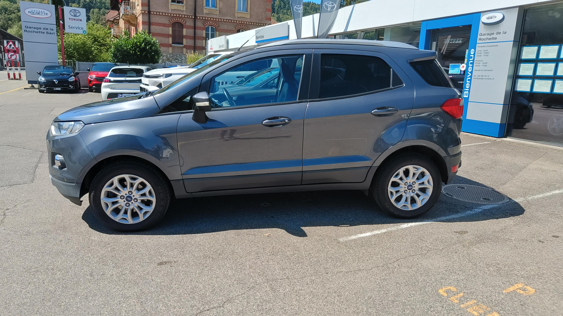 FORD EcoSport 1.0 SCTi Titanium-image-2