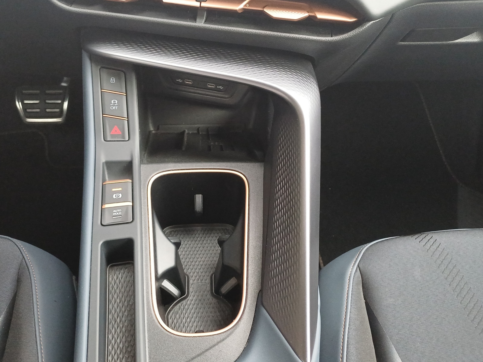 CUPRA Terramar 1.5 eHybrid DSG VZ-image-15