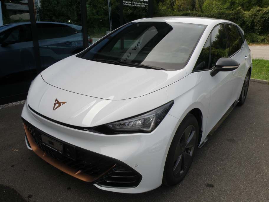 CUPRA Born Electric-showroom-element-1