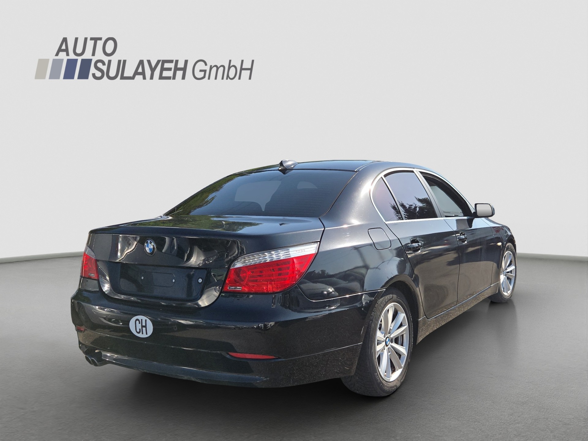 BMW 530i Steptronic-showroom-element-1