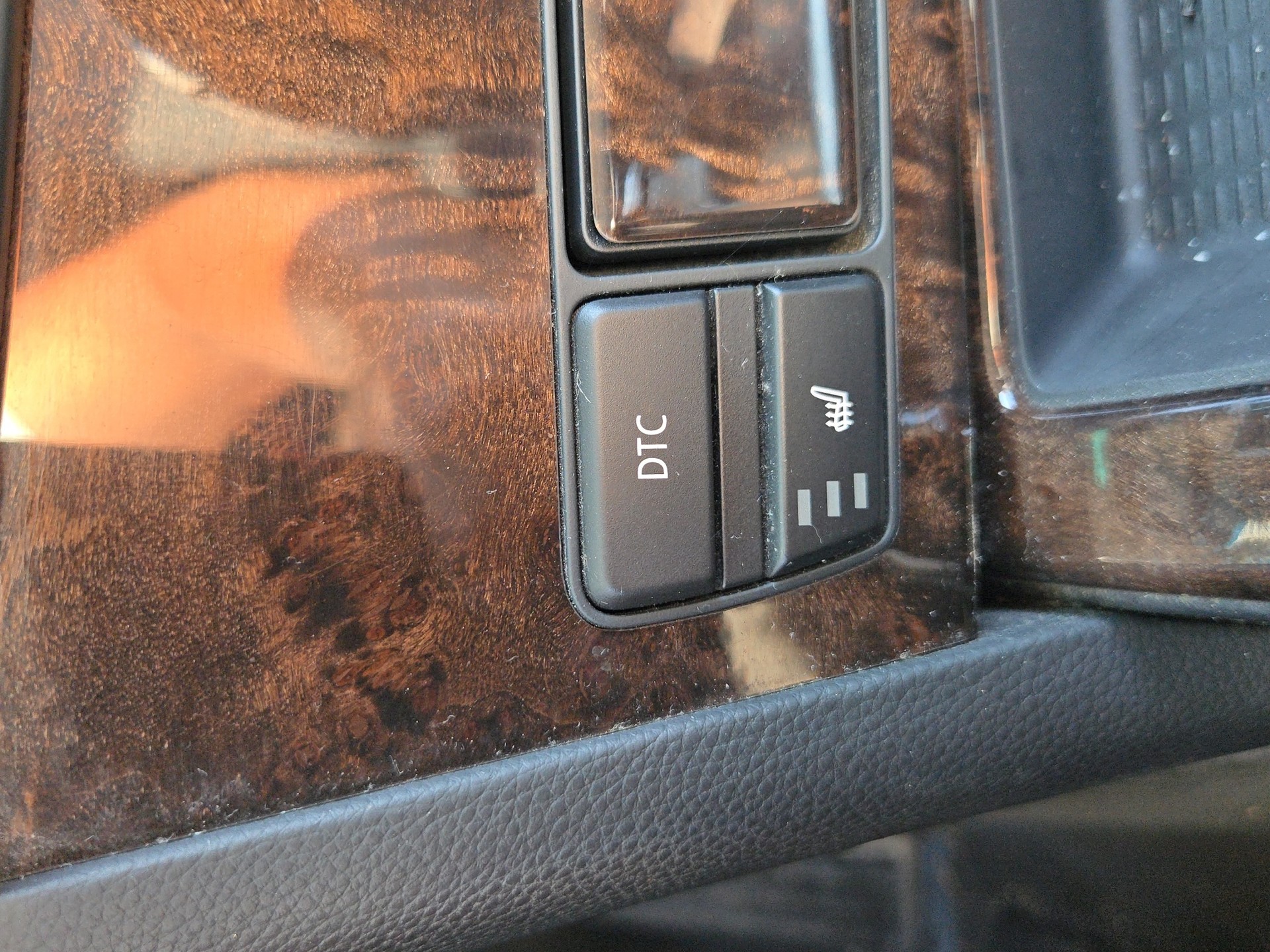 BMW 530i Steptronic-showroom-element-3