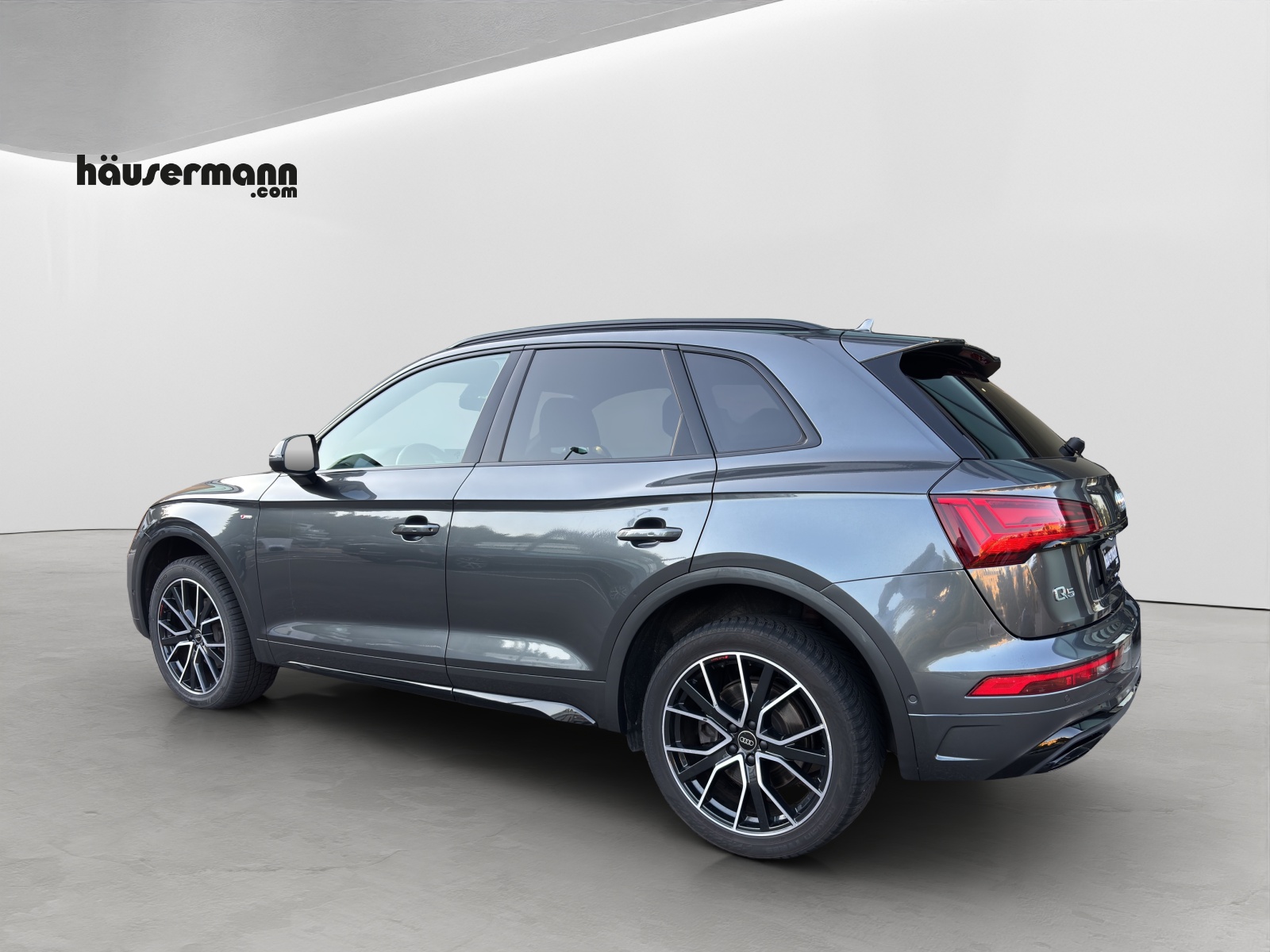 AUDI Q5 2.0 40 TDI S Line quattro S-Tronic-showroom-element-2
